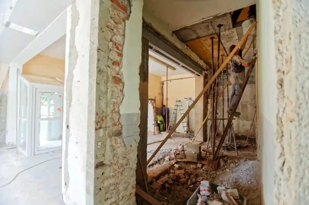 How Do VCT Builders Santa Pola Keep Your Renovation on Time and on Budget? Santa Pola
